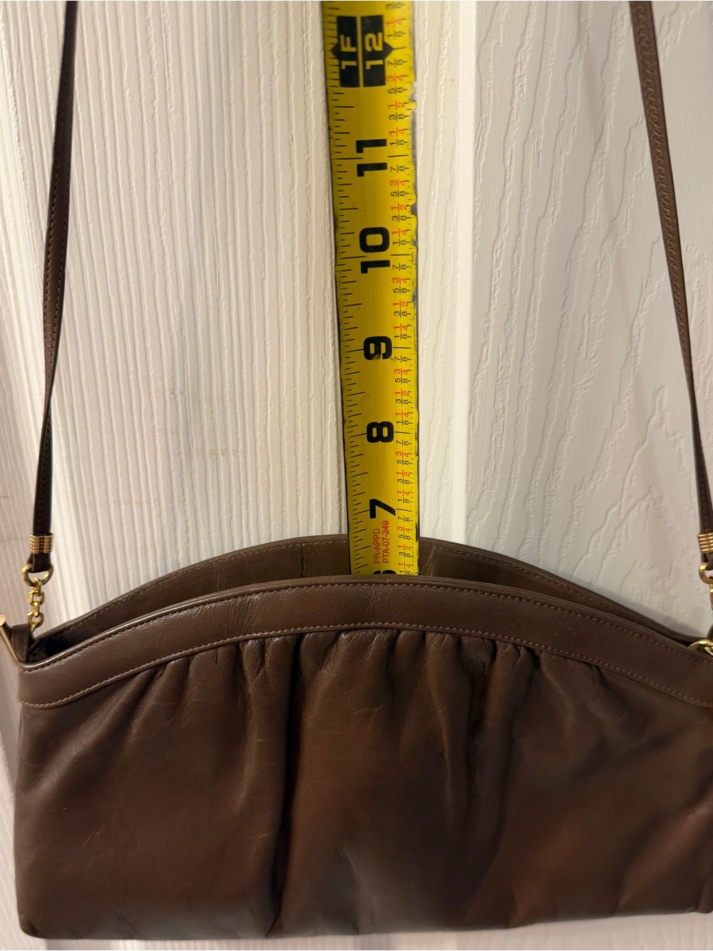 Vintage Morris Moskowitz brown leather handbag a gold-tone charm - Picture 10 of 10